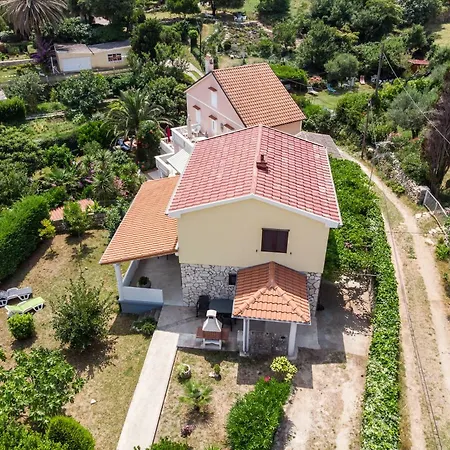 Holiday home Mirta