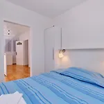 Mirta Casa de Férias Nerezine